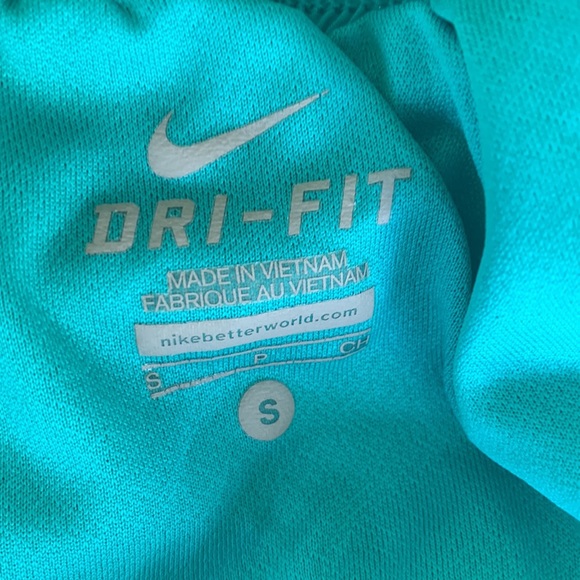 Green Nike running shorts - Picture 3 of 3